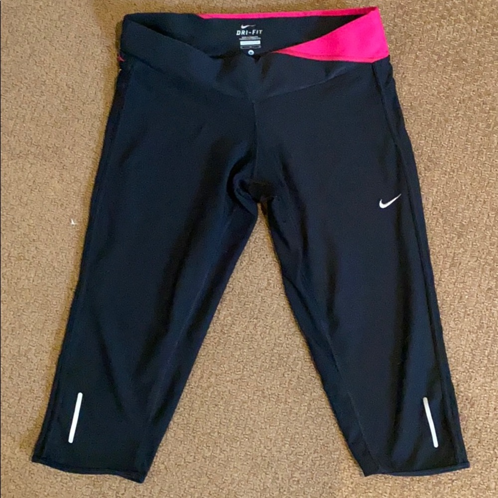 Women’s Nike cropped leggings